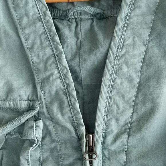 Vest - Picture 4 of 6